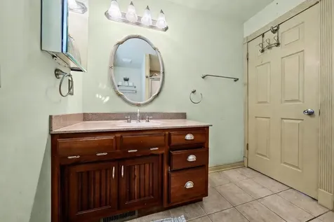 518 Drakesborough Drive Bowling Green KY 42103