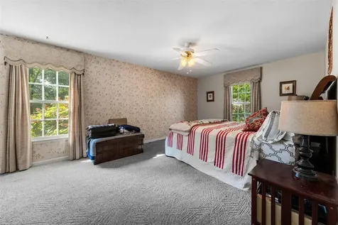 518 Drakesborough Drive Bowling Green KY 42103