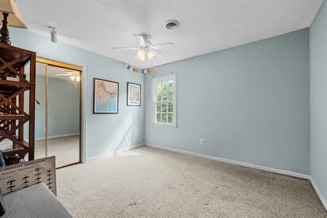 518 Drakesborough Drive Bowling Green KY 42103