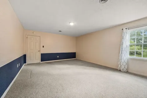 518 Drakesborough Drive Bowling Green KY 42103