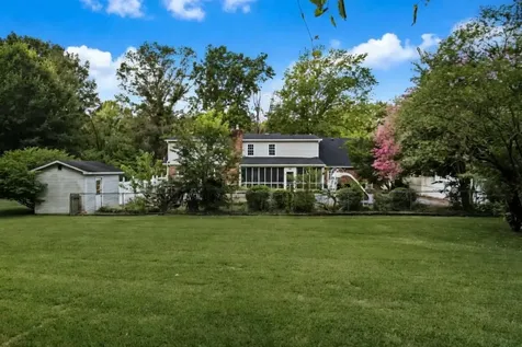 518 Drakesborough Drive Bowling Green KY 42103