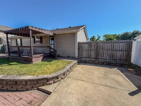 145 Bon Aire Avenue Bowling Green KY 42101