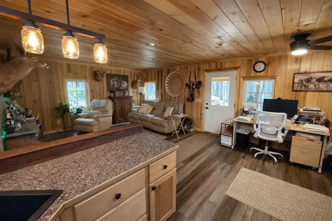 909 Angus Road Canmer KY 42722
