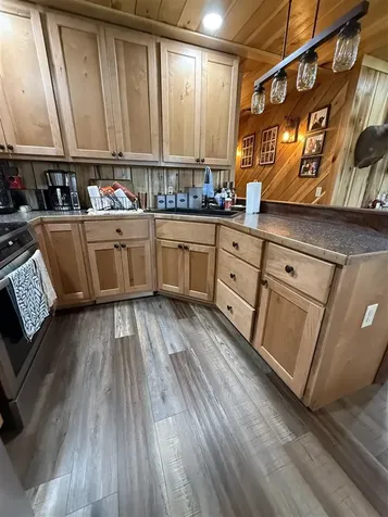 909 Angus Road Canmer KY 42722