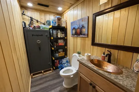 909 Angus Road Canmer KY 42722