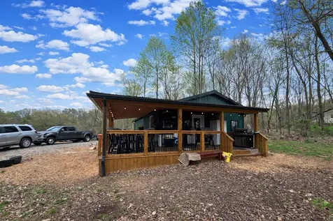 909 Angus Road Canmer KY 42722