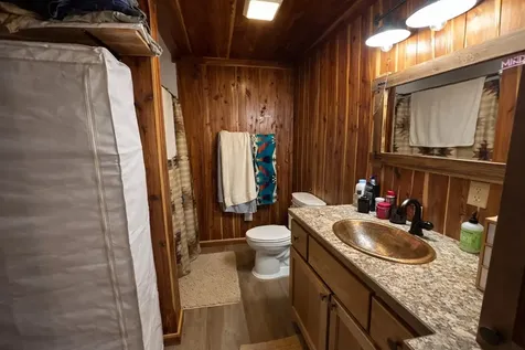 909 Angus Road Canmer KY 42722
