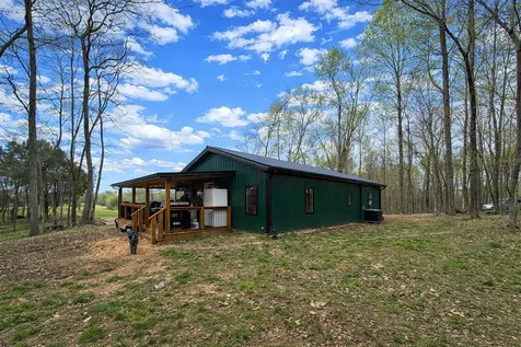 909 Angus Road Canmer KY 42722