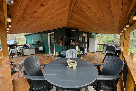 909 Angus Road Canmer KY 42722