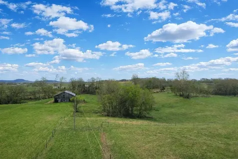 909 Angus Road Canmer KY 42722
