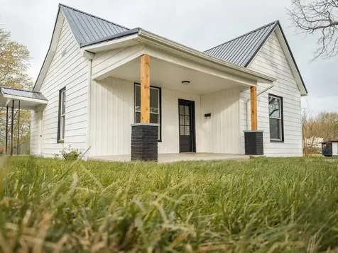 221 N 7th Street Central City KY 42330