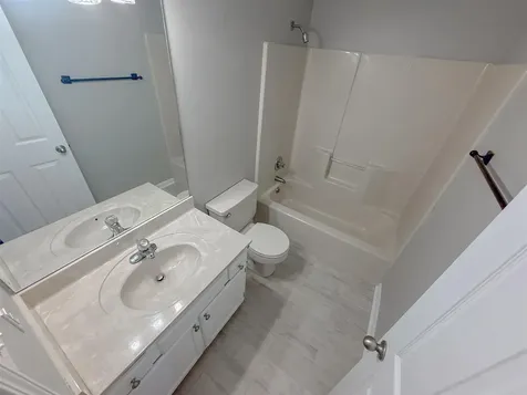1635 Pleasant Way Bowling Green KY 42104
