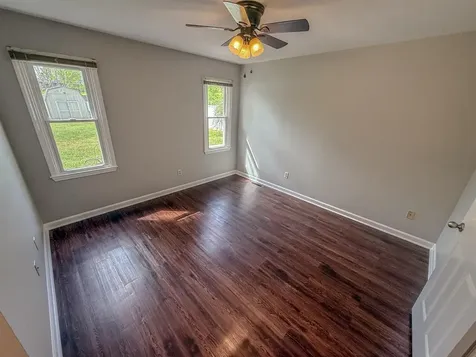 1635 Pleasant Way Bowling Green KY 42104