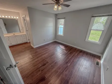 1635 Pleasant Way Bowling Green KY 42104