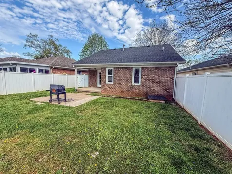 1635 Pleasant Way Bowling Green KY 42104