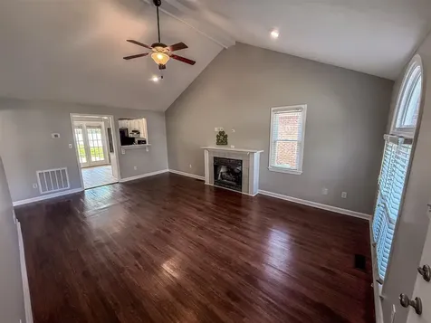 1635 Pleasant Way Bowling Green KY 42104