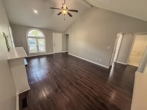 1635 Pleasant Way Bowling Green KY 42104