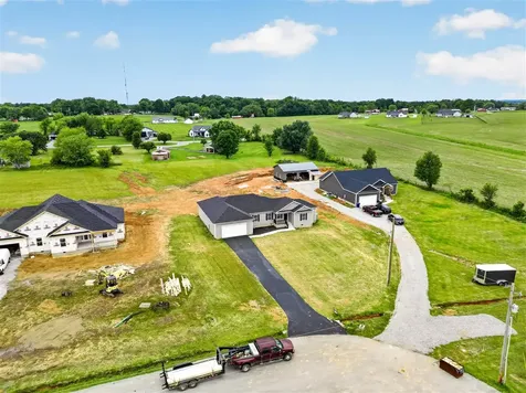 129 Windhaven Street Russellville KY 42276