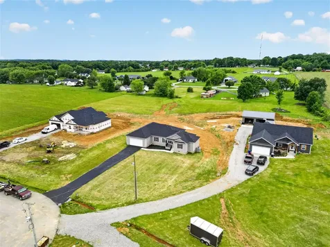 129 Windhaven Street Russellville KY 42276