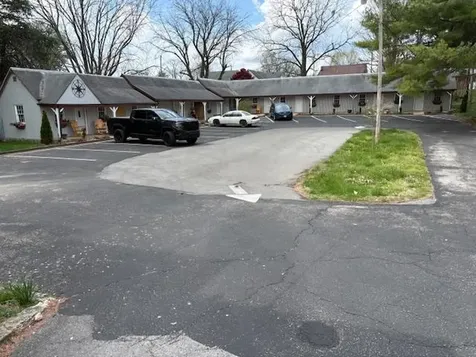 313 N Dixie Highway Cave City KY 42127