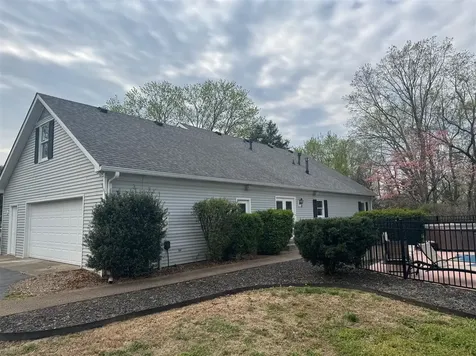 163 Shaker Mill Bend Road Bowling Green KY 42103