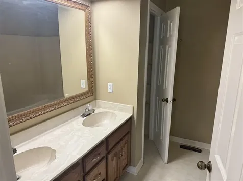 163 Shaker Mill Bend Road Bowling Green KY 42103
