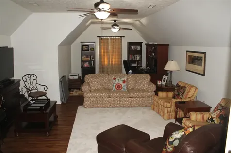 968 Threewood Circle Bowling Green KY 42103