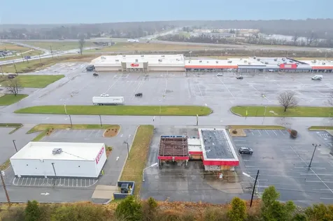 51 Madison Square Drive Madisonville KY 42431