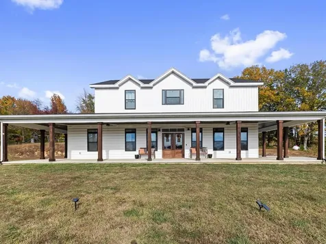 9945 Highway 951 Philpot KY 42366