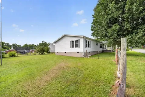 320 S 1st Street #I Island KY 42350