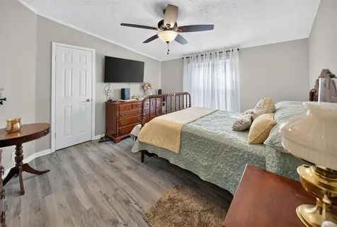 320 S 1st Street #I Island KY 42350