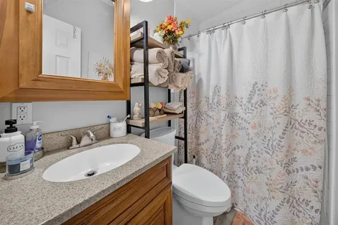 320 S 1st Street #I Island KY 42350