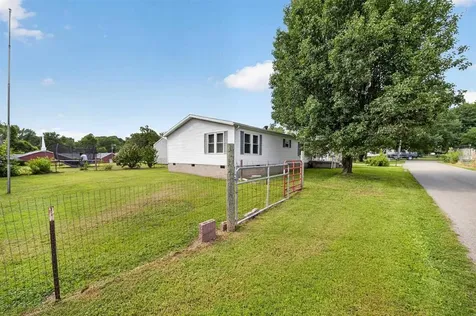 320 S 1st Street #I Island KY 42350