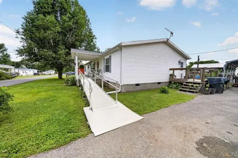320 S 1st Street #I Island KY 42350