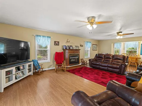 110 Faith Ann Street Hawesville KY 42348