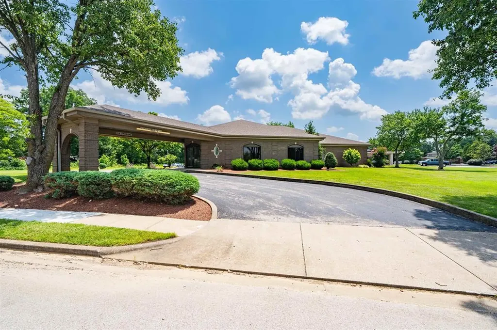 2815-2835 Farrell Crescent Owensboro KY 42303
