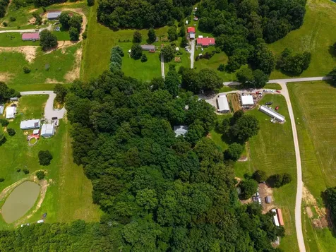 3016 Moseley Road Utica KY 42376