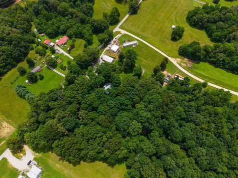 3016 Moseley Road Utica KY 42376