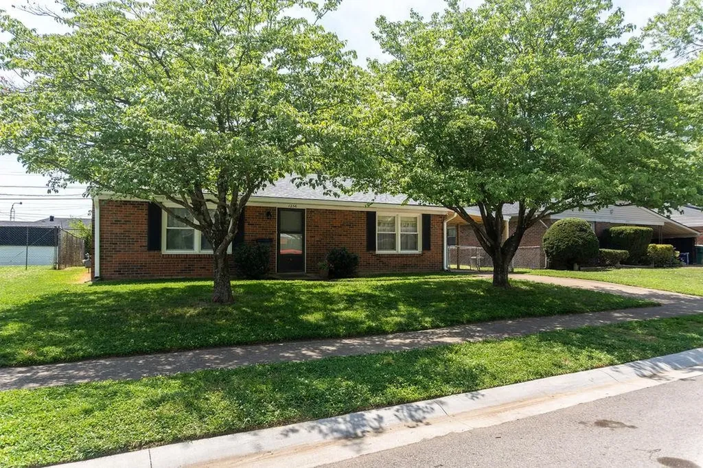 1236 W Wayside Drive Owensboro KY 42303