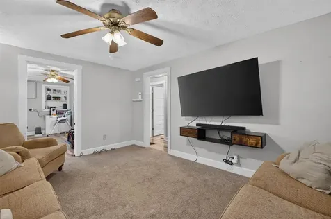 1676 S Parkdale Drive Owensboro KY 42303