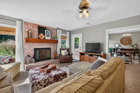 3473 London Pike Philpot KY 42366