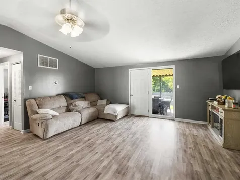 4212 Settlers Point Owensboro KY 42303
