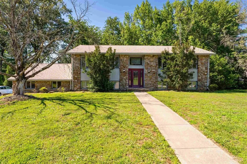 5725 Grady Court Philpot KY 42366