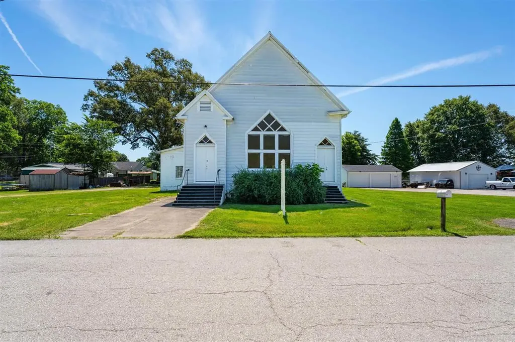 9138 Sacra Drive Maceo KY 42355