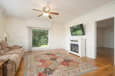 4590 Pleasant Valley Road Philpot KY 42366