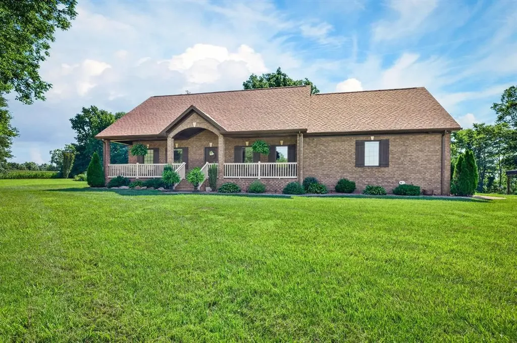 10835 Jackson Road North Utica KY 42376