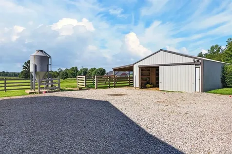 10835 Jackson Road North Utica KY 42376