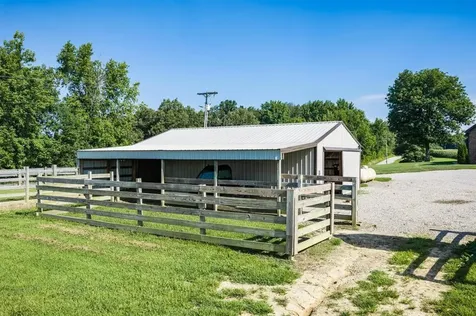 10835 Jackson Road North Utica KY 42376