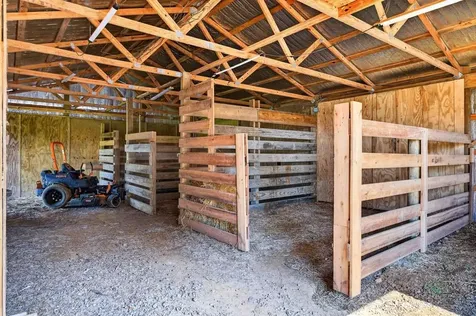 10835 Jackson Road North Utica KY 42376