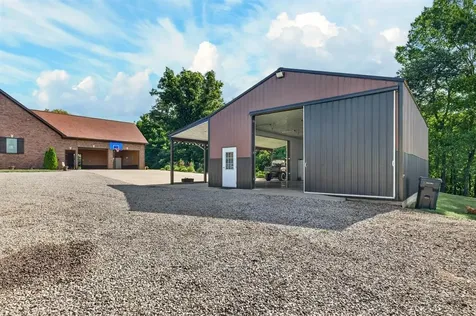 10835 Jackson Road North Utica KY 42376